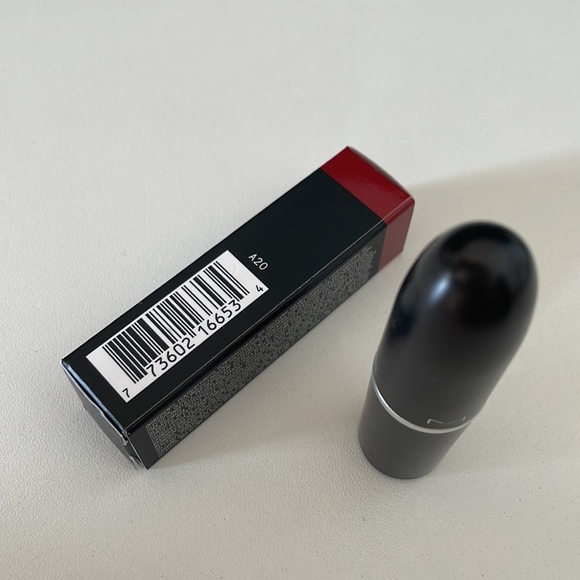 MAC cremesheen lipstick 201 BRAVE RED - Picture 8 of 10